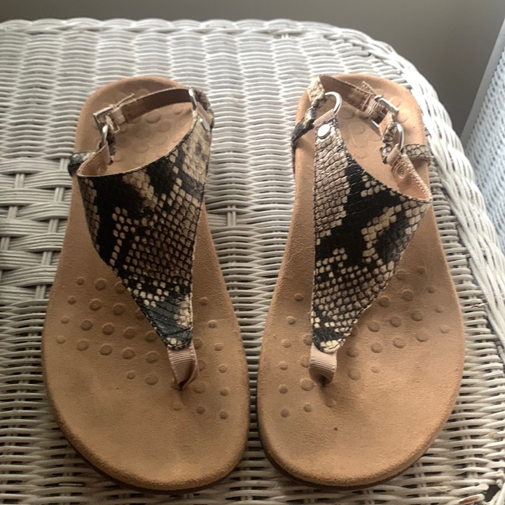 Vionic sandals sling back